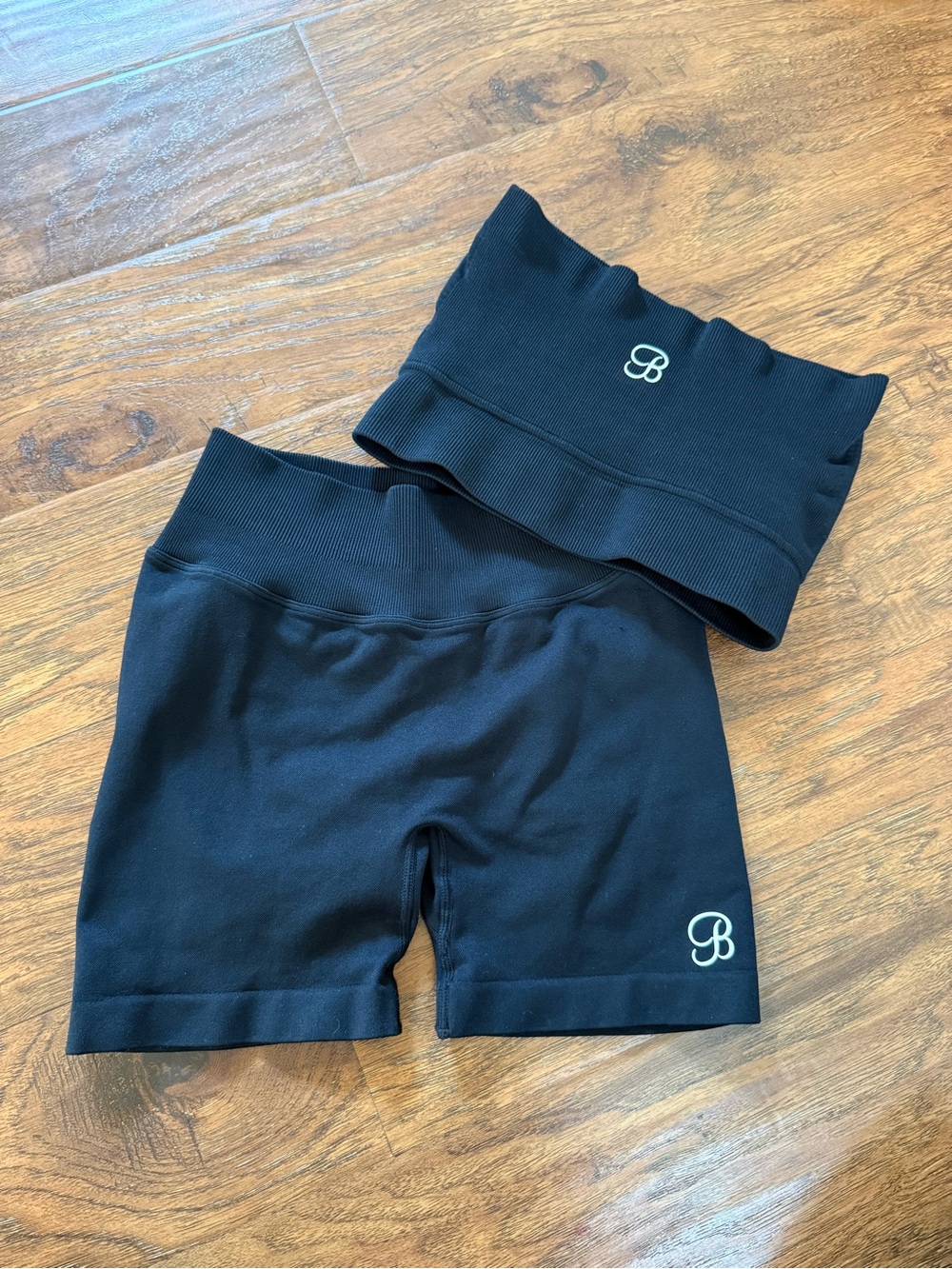 Bombshell Sportswear Cheeky Seamless Black Biker Shorts SMALL NEVER WORN! - Picture 7 of 9